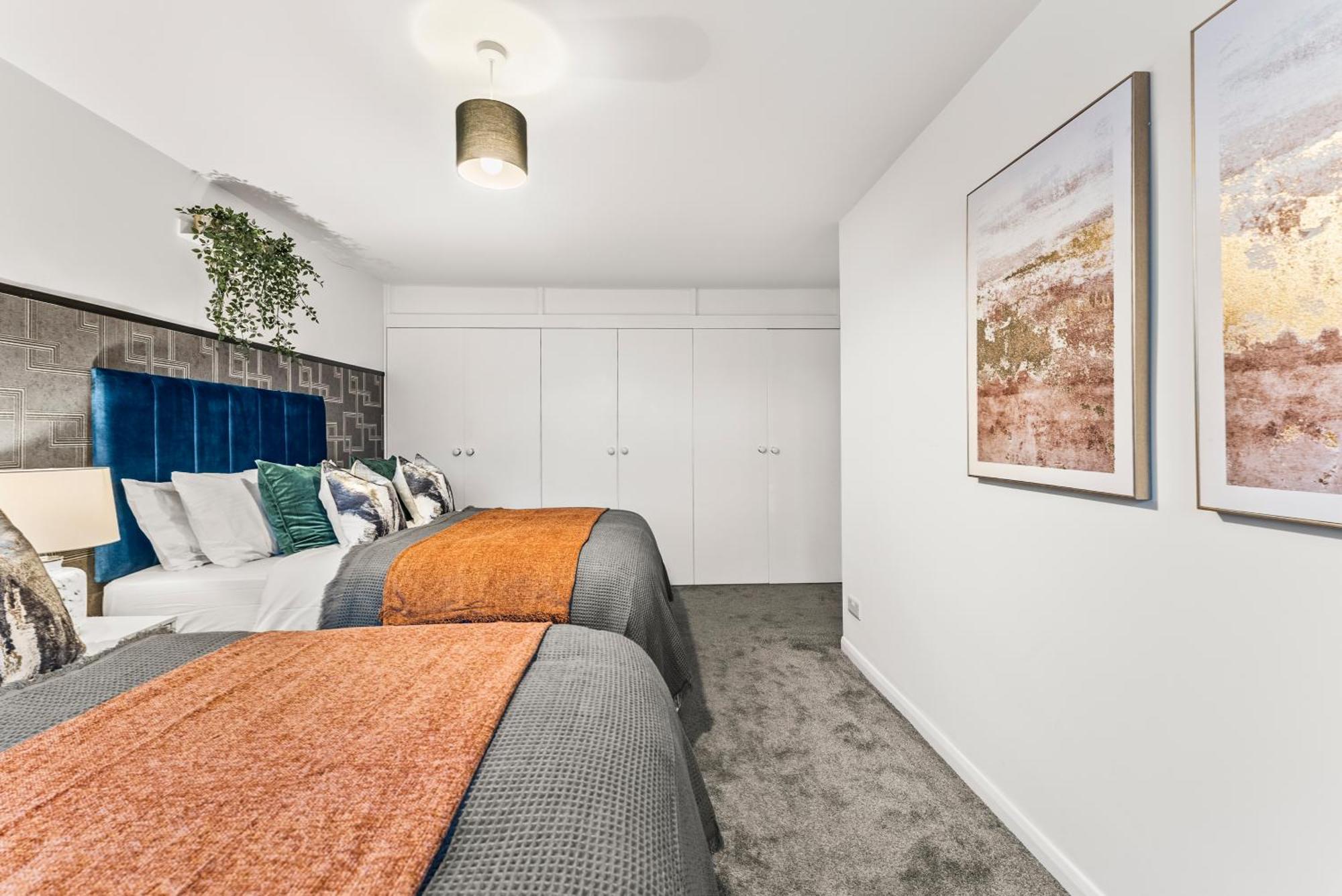Elegant Retreat In Cheltenham - Garden & Parking Included Exterior foto