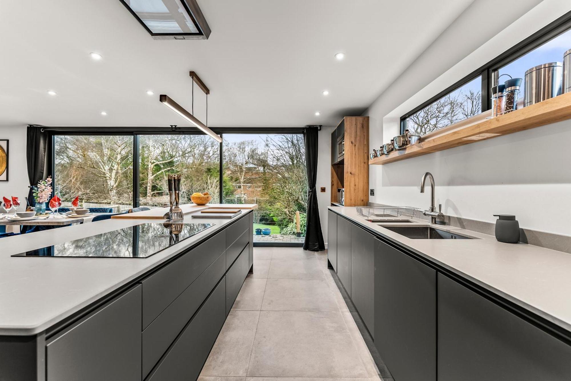 Elegant Retreat In Cheltenham - Garden & Parking Included Exterior foto